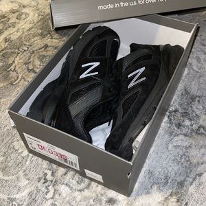 NEW BALANCE 990 - 2E wide